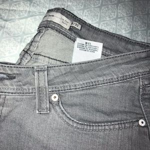 Women Grey Levi’s Jeans